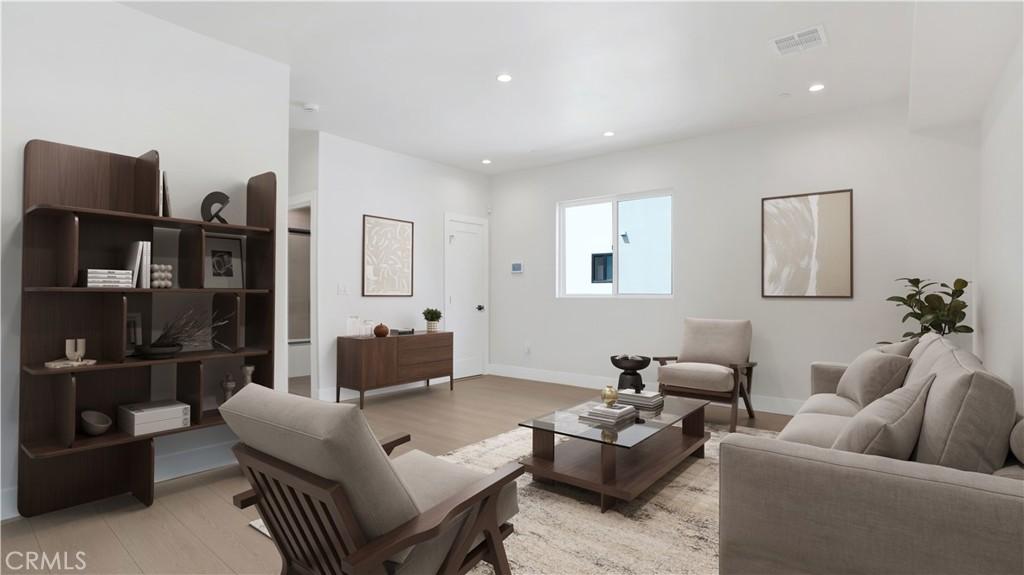 MLS #OC25217508 image #0