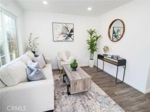 MLS #OC25217574 image #0