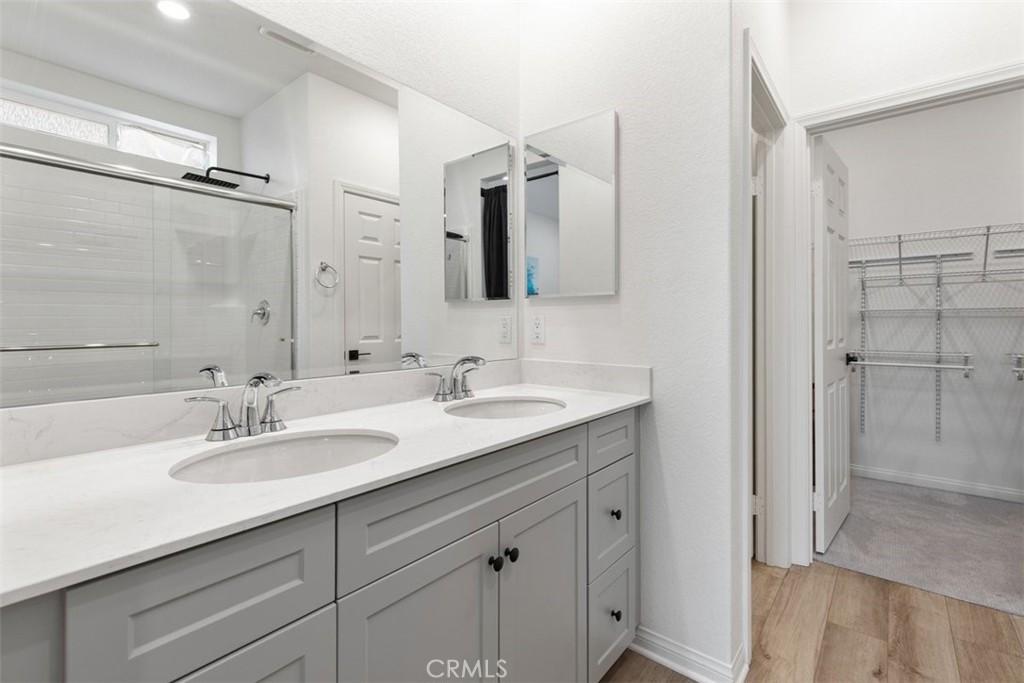 MLS #OC25217604 image #0