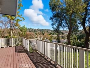 MLS #OC25218140 image #0