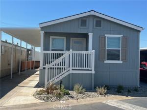 MLS #OC25218302 image #0