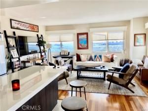 MLS #OC25218713 image #0