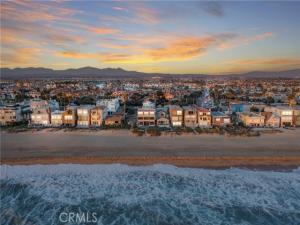 MLS #OC25218920 image #0