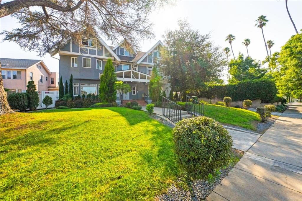 MLS #OC25218942 image #0