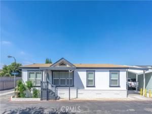 MLS #OC25219351 image #0