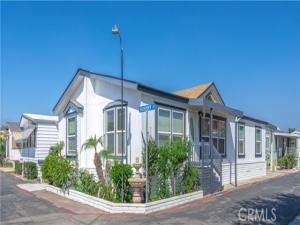 MLS #OC25219351 image #0