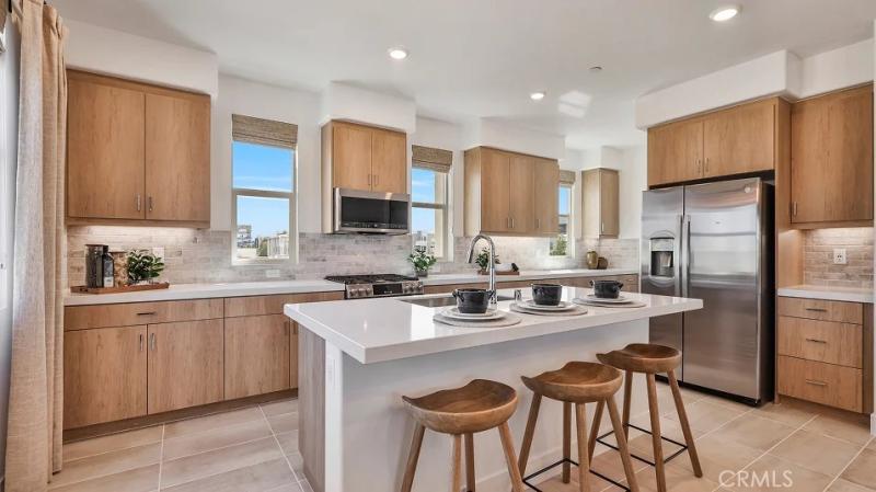 MLS #OC25219736 image #0