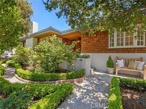 MLS #OC25220195 image #0