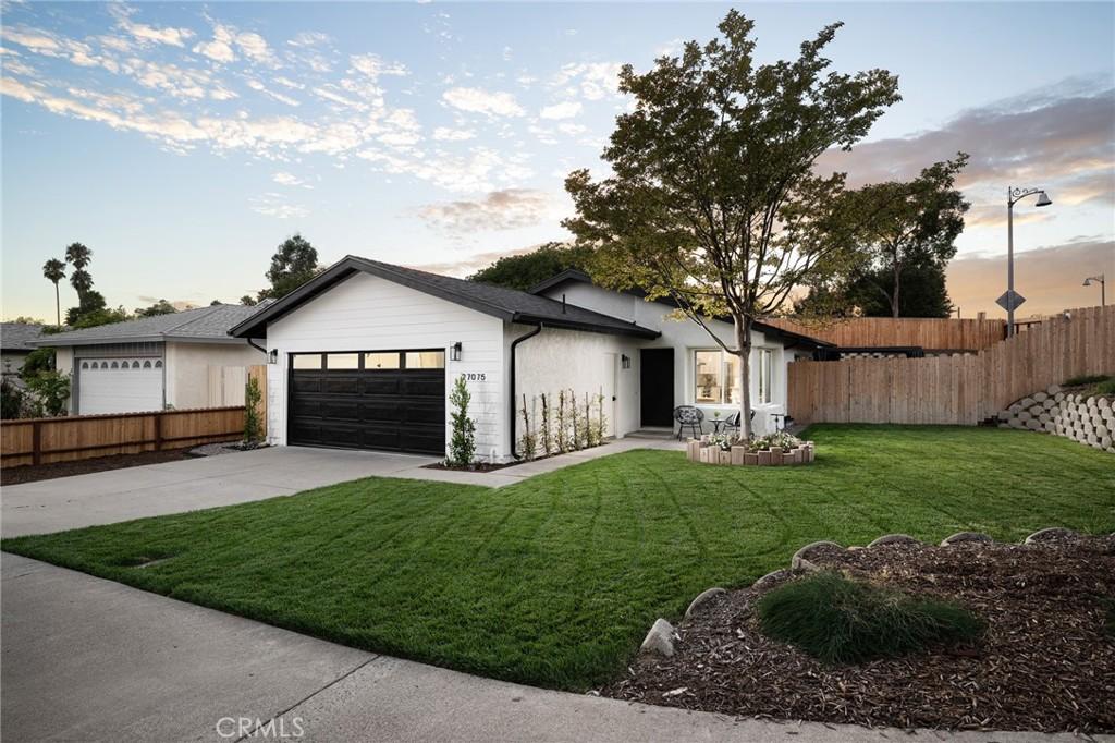 MLS #OC25220430 image #0