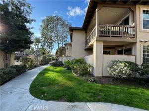 MLS #OC25221045 image #0