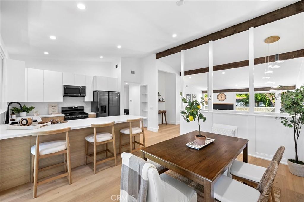 MLS #OC25221146 image #0