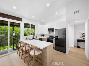 MLS #OC25221146 image #0