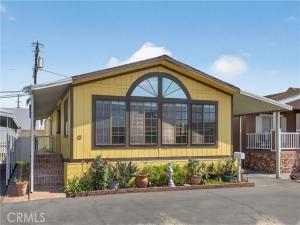 MLS #OC25221258 image #0