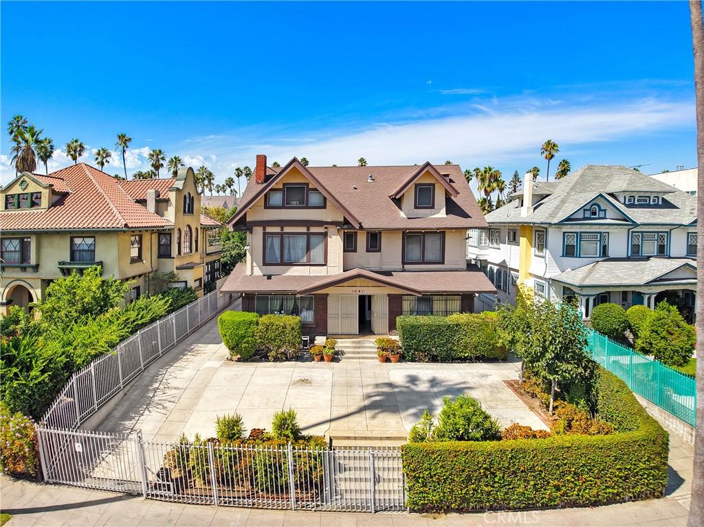 MLS #OC25221379 image #0