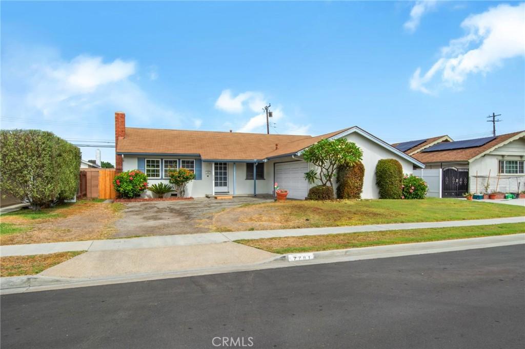 MLS #OC25221400 image #0