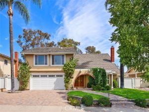 MLS #OC25221425 image #0