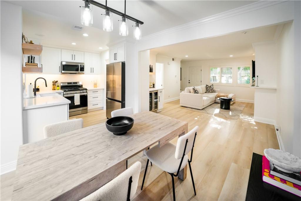 MLS #OC25222272 image #0