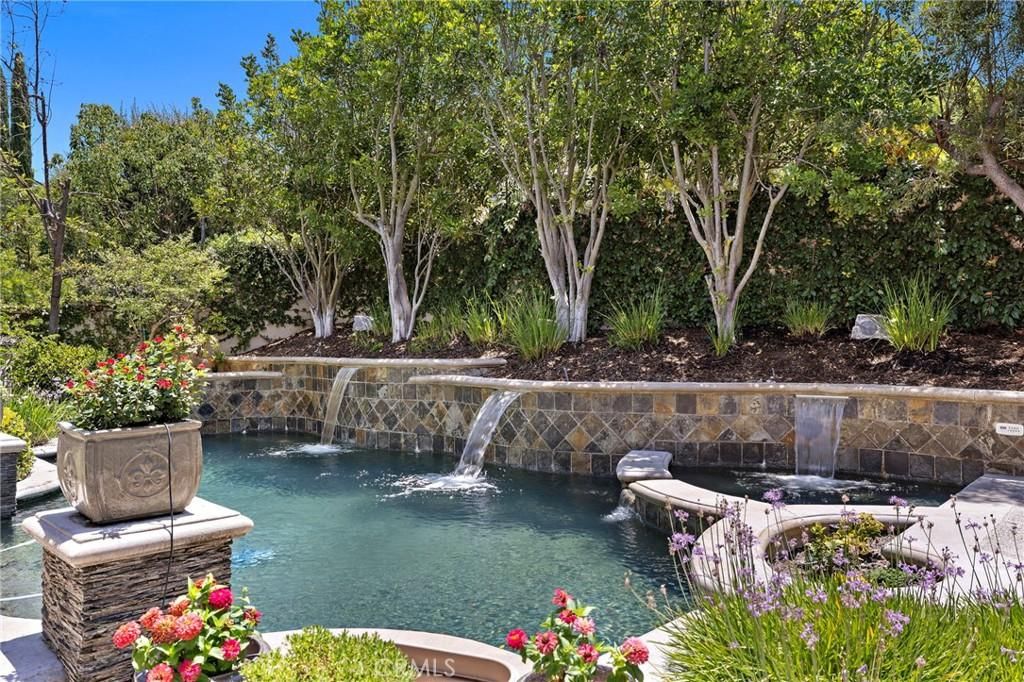 MLS #OC25222317 image #0