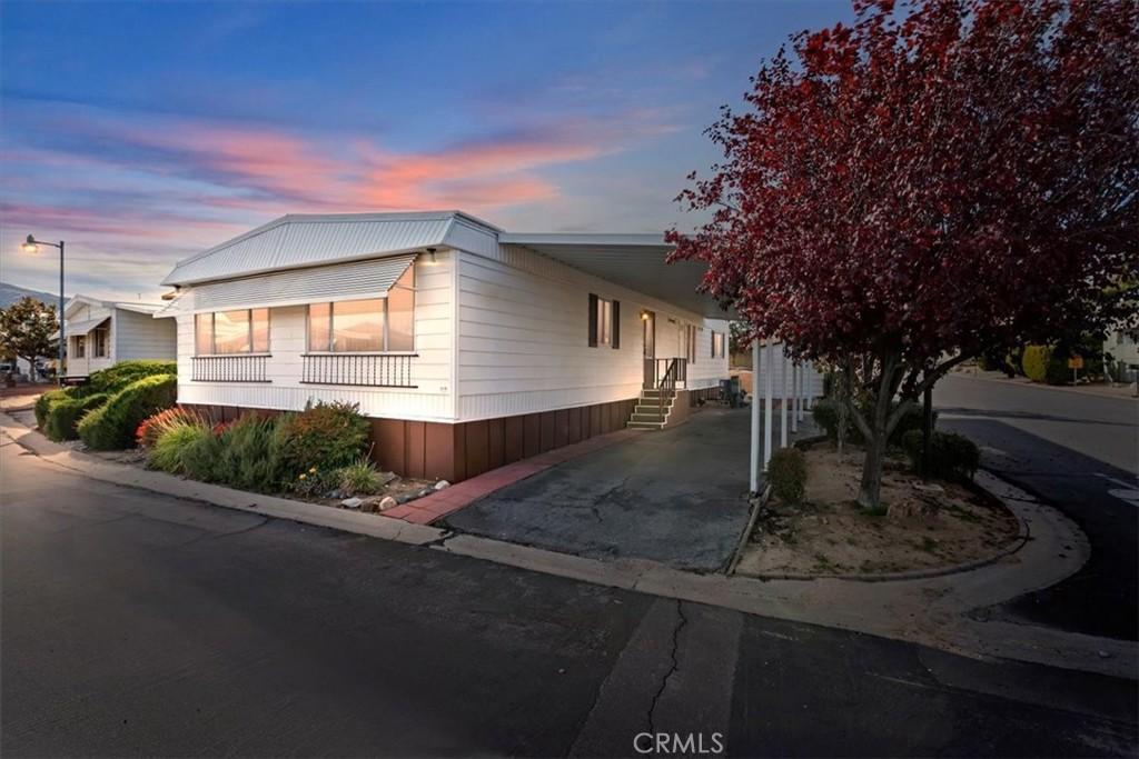 MLS #OC25222361 image #0