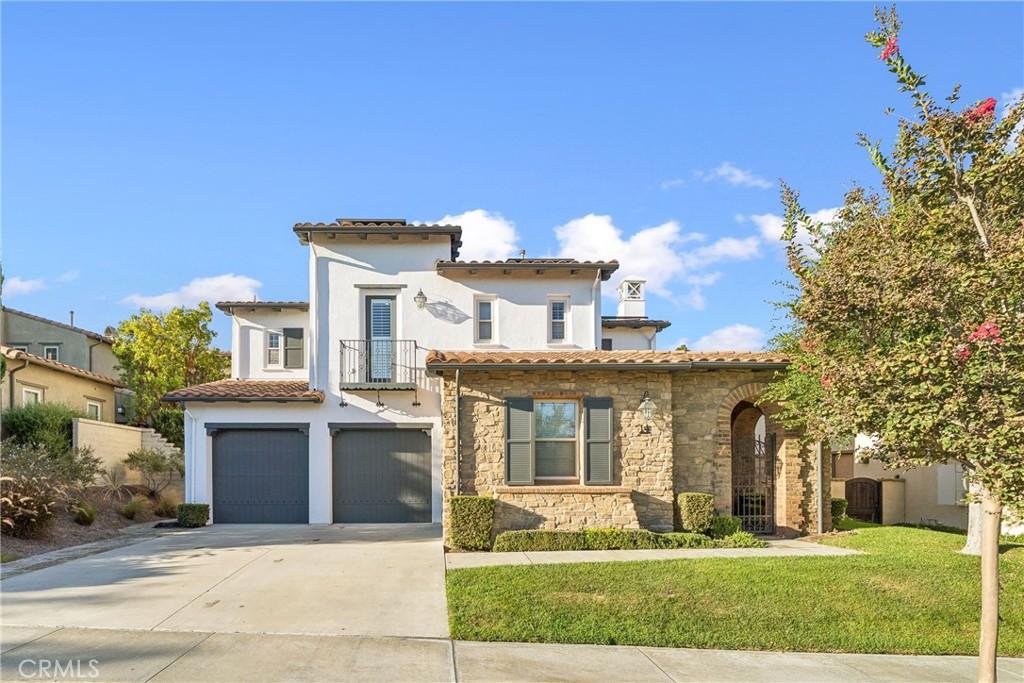 MLS #OC25222701 image #0