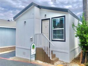 MLS #OC25222876 image #0