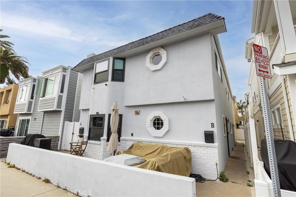 MLS #OC25223019 image #0