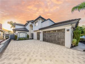 MLS #OC25223024 image #0