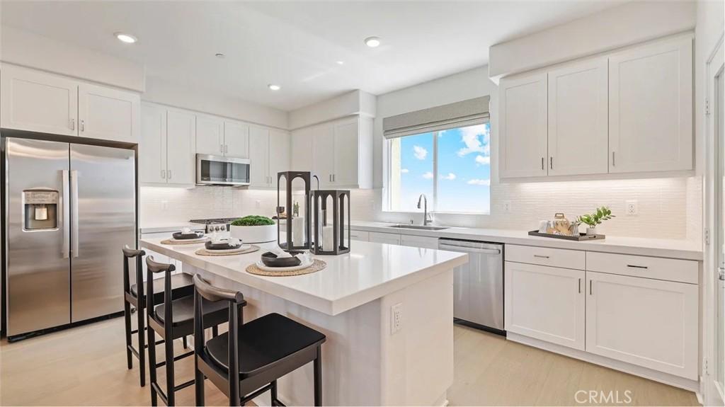 MLS #OC25223374 image #0