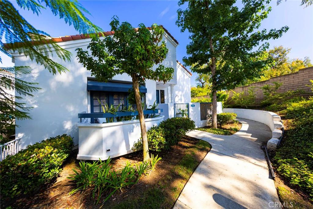 MLS #OC25223527 image #0