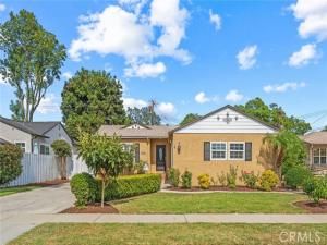 MLS #OC25224145 image #0