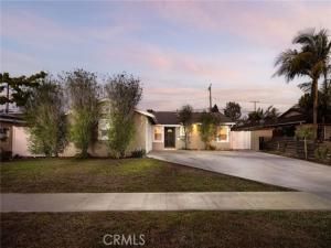 MLS #OC25224334 image #0