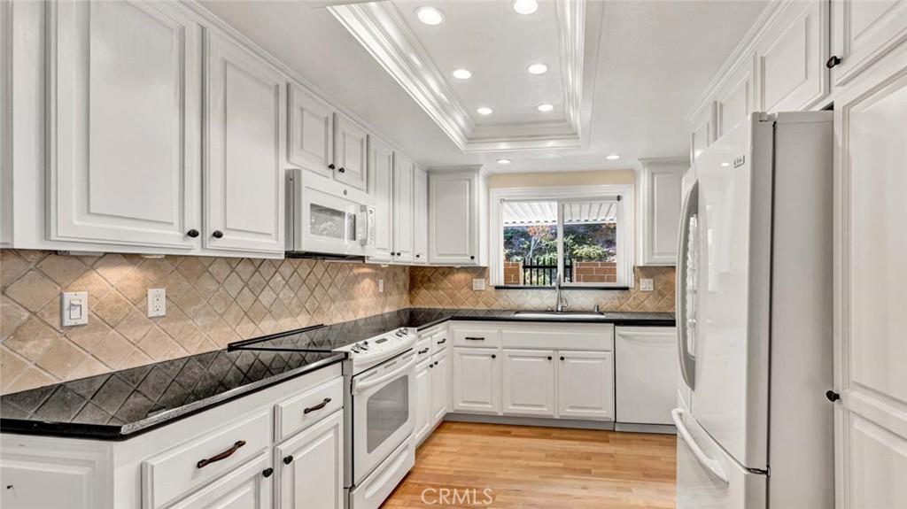 MLS #OC25224634 image #0