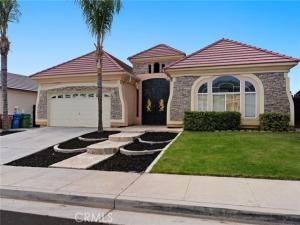 MLS #OC25224918 image #0