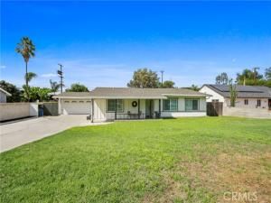 MLS #OC25225019 image #0