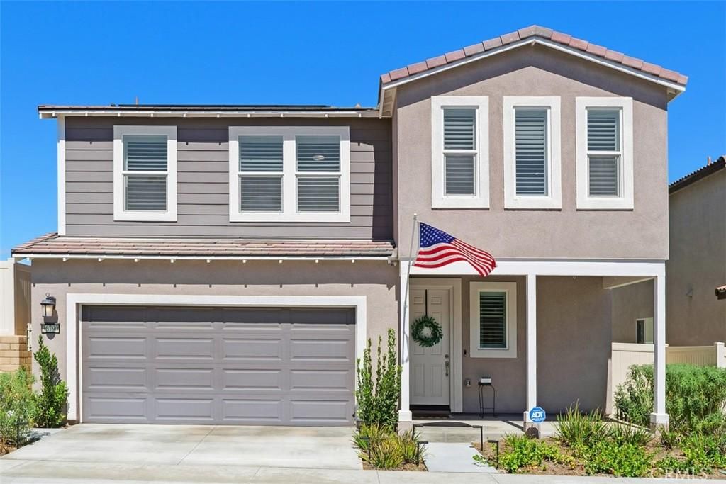 MLS #OC25225022 image #0