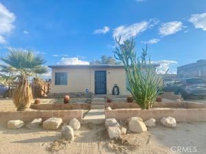 MLS #OC25225115 image #0