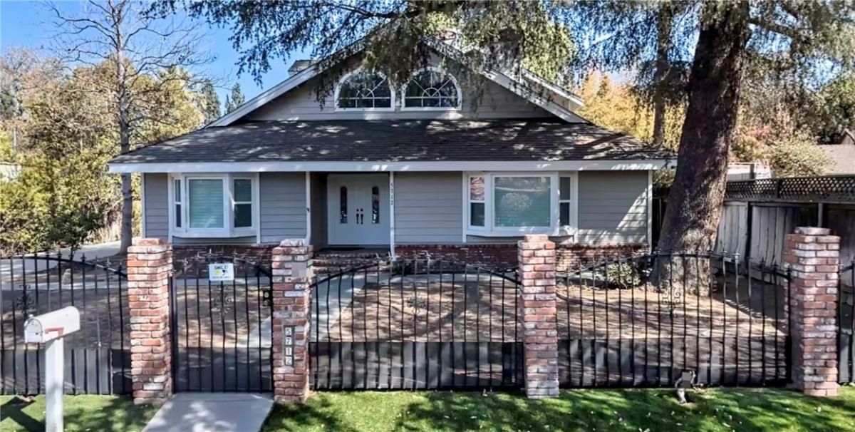 MLS #OC25225415 image #0