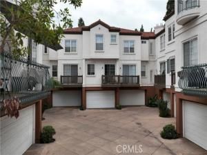 MLS #OC25225428 image #0