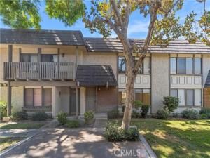 MLS #OC25225622 image #0