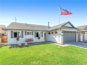 MLS #OC25226583 image #0