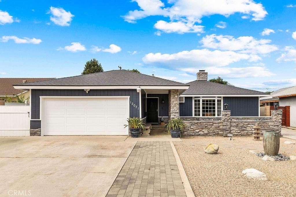 MLS #OC25226642 image #0