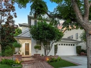 MLS #OC25226832 image #0