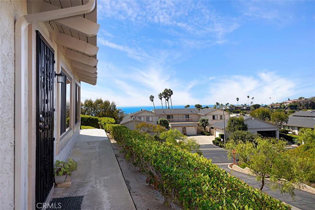 MLS #OC25227153 image #0