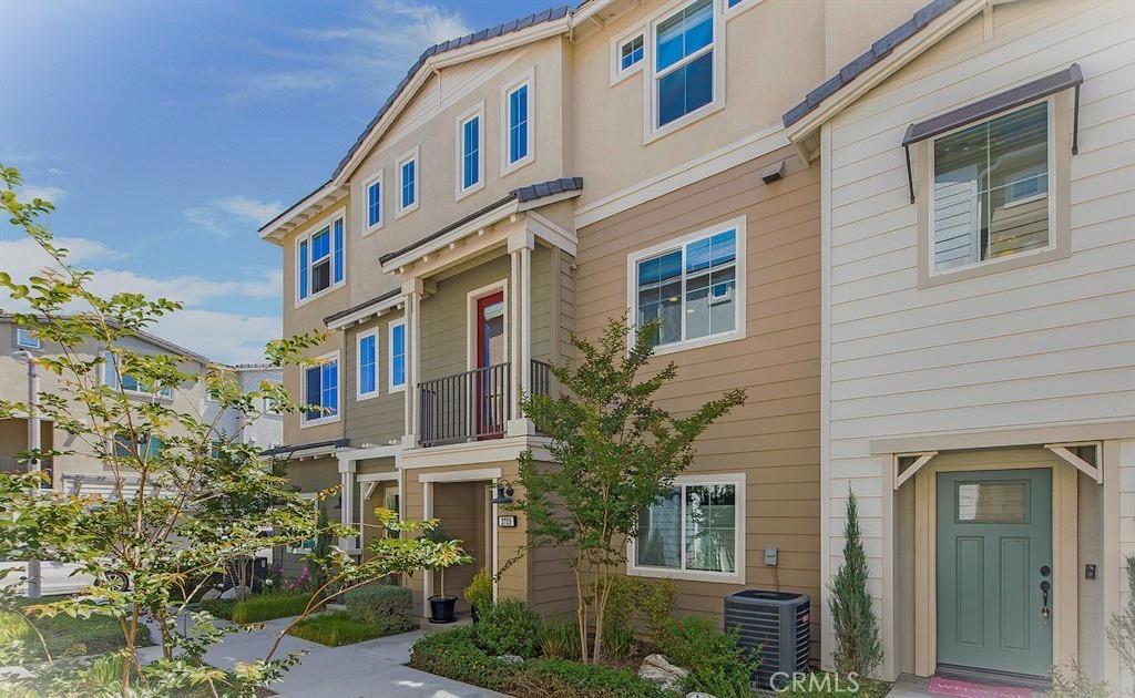 MLS #OC25227211 image #0