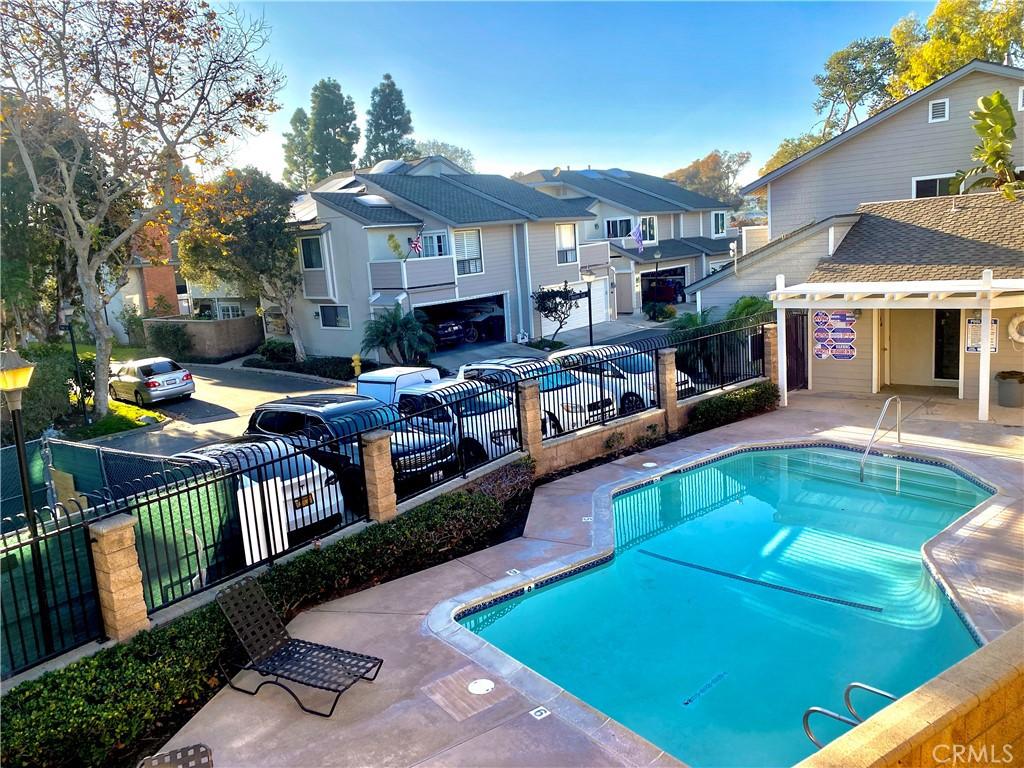 MLS #OC25227295 image #0