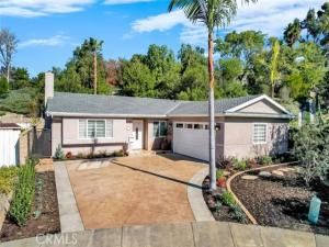 MLS #OC25228007 image #0