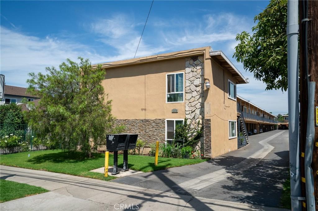 MLS #OC25228147 image #0