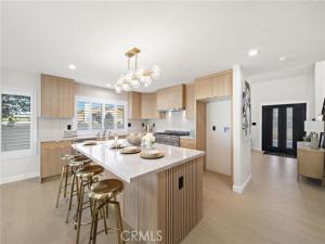 MLS #OC25228303 image #0