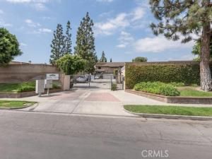 MLS #OC25228517 image #0