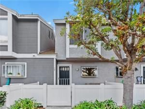 MLS #OC25229109 image #0